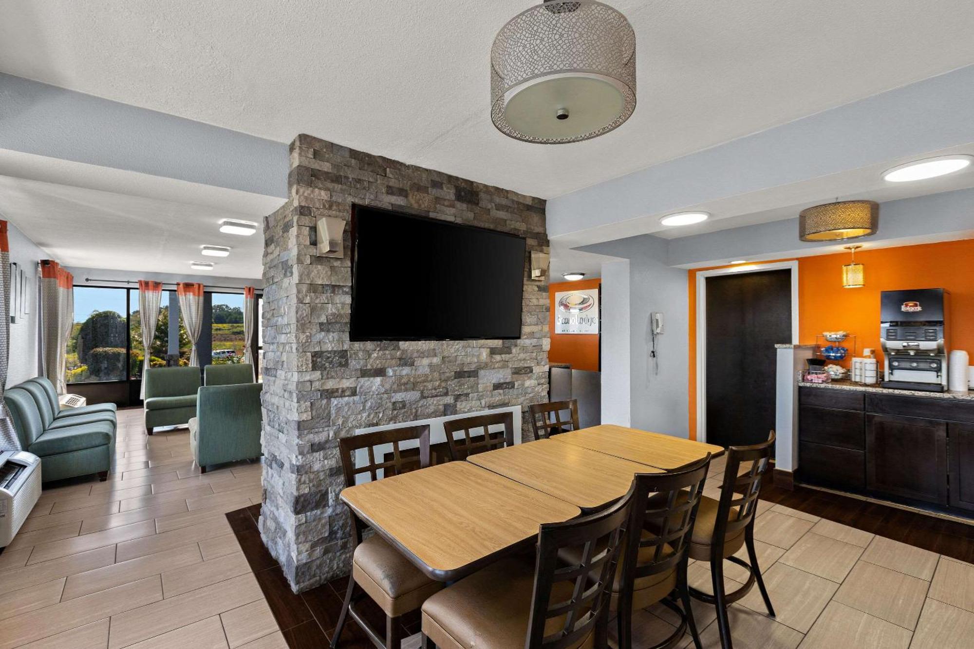 Econo Lodge White Pine Morristown I-81 & I-40 Split エクステリア 写真